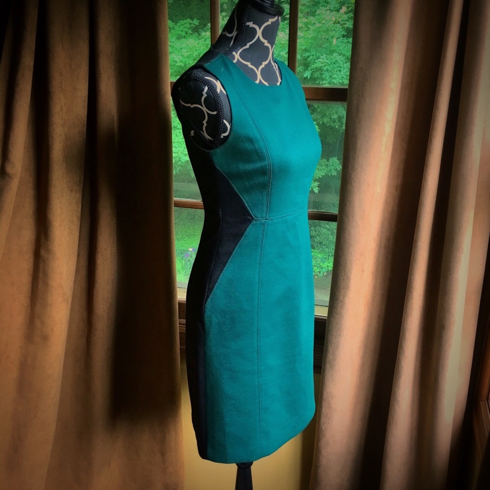 Tahari emerald/black dress